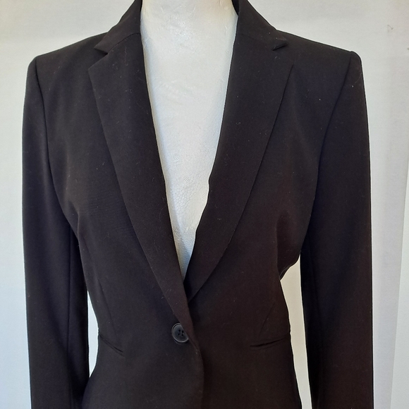 H&M Women's Black Classic One Button Cropped Blazer Jacket sz6 - Picture 5 of 7